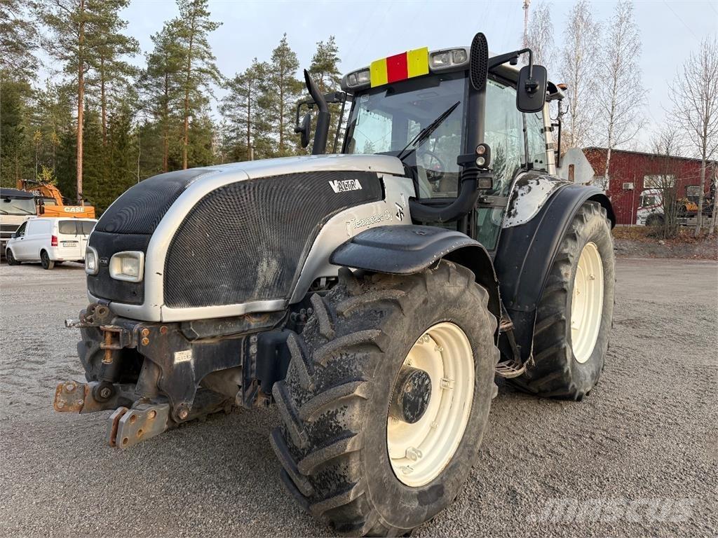 Valtra T190 Traktori
