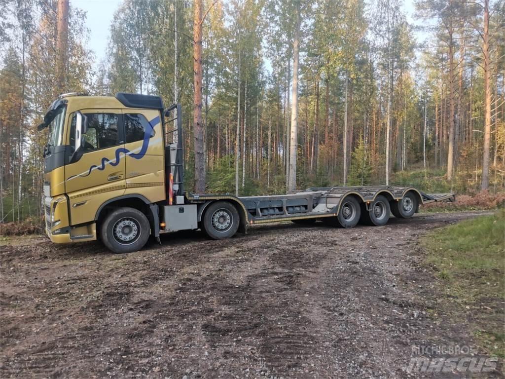 Volvo 750 Autotransporteri