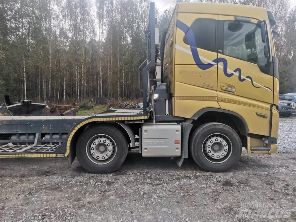 Volvo 750 Autotransporteri