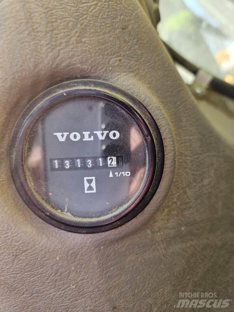 Volvo EC 380 EL Bageri guseničari