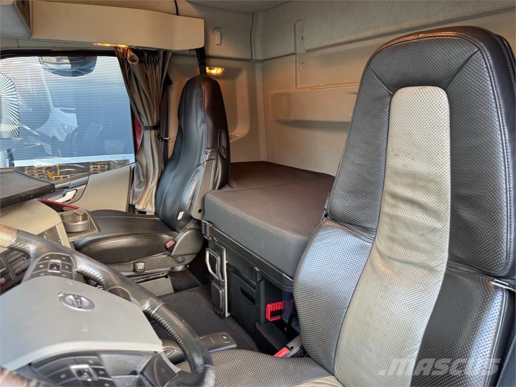 Volvo FH540 8X4 Kamioni sa kranom