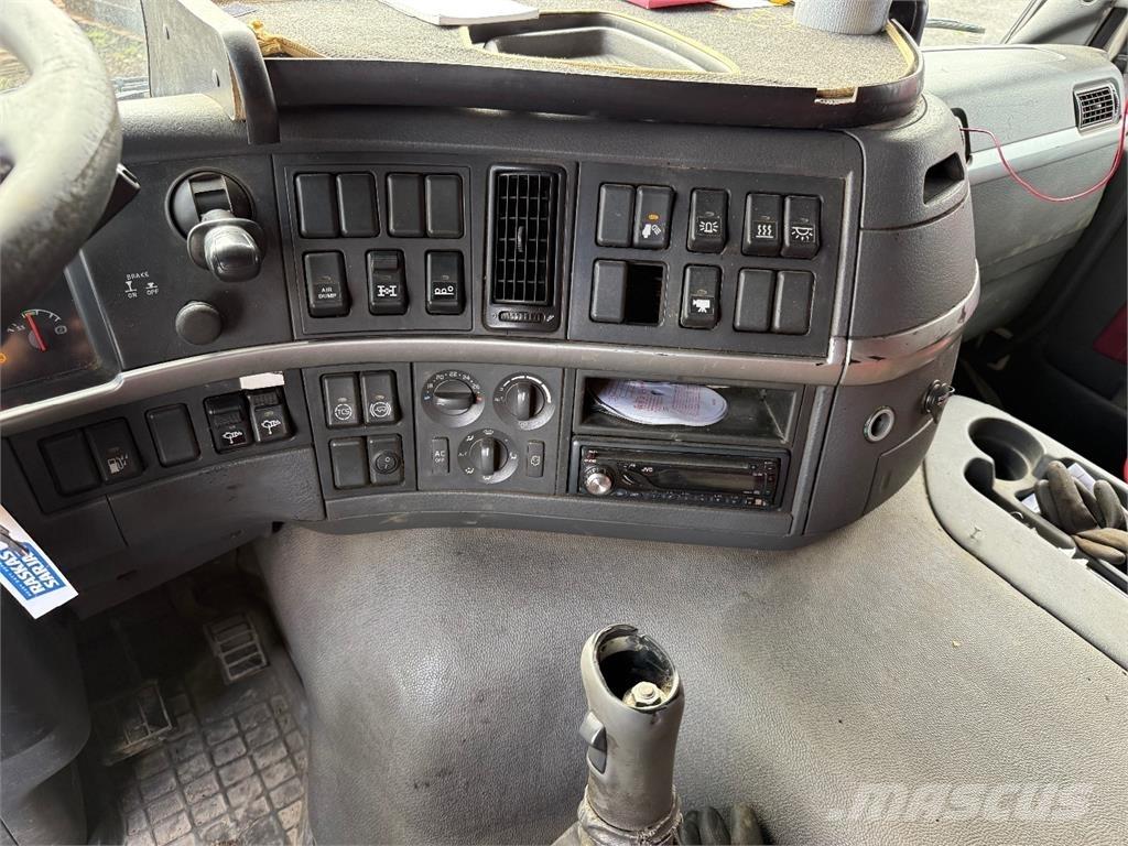Volvo FM 12 8x4 Rol kiper kamioni sa kukom za podizanje tereta