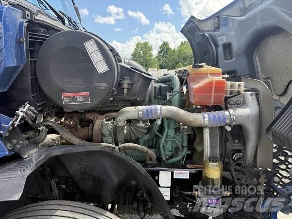 Volvo VNL64T860 Tegljači
