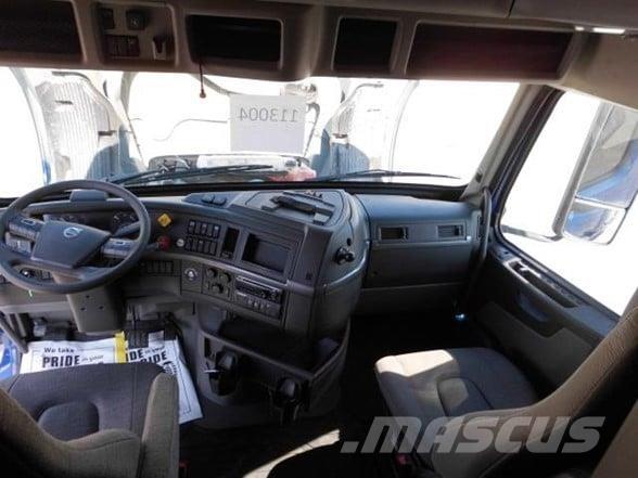 Volvo VNL64T860 Tegljači