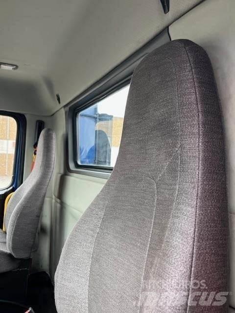 Volvo VNR64T300 Tegljači