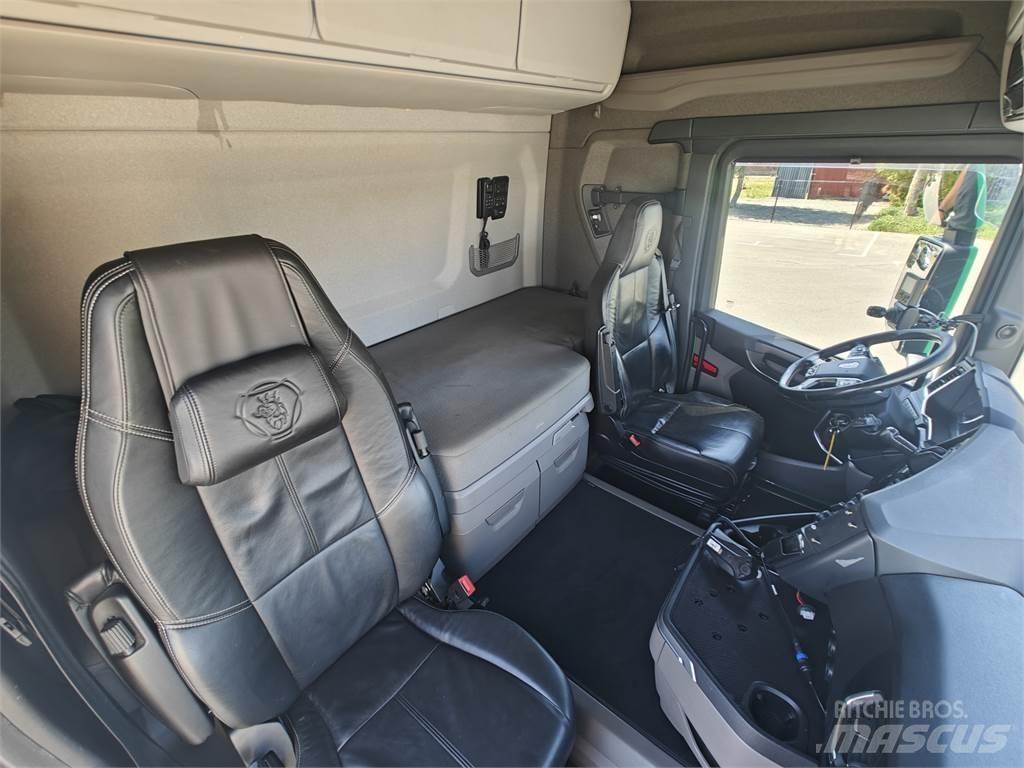 Scania R540 Rol kiper kamioni sa kukom za podizanje tereta