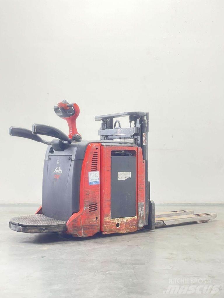Linde D12AP-133 Ručni električni viljuškar