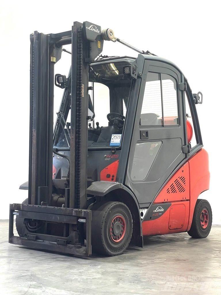 Linde H25T-392-EVO Plinski viljuškari