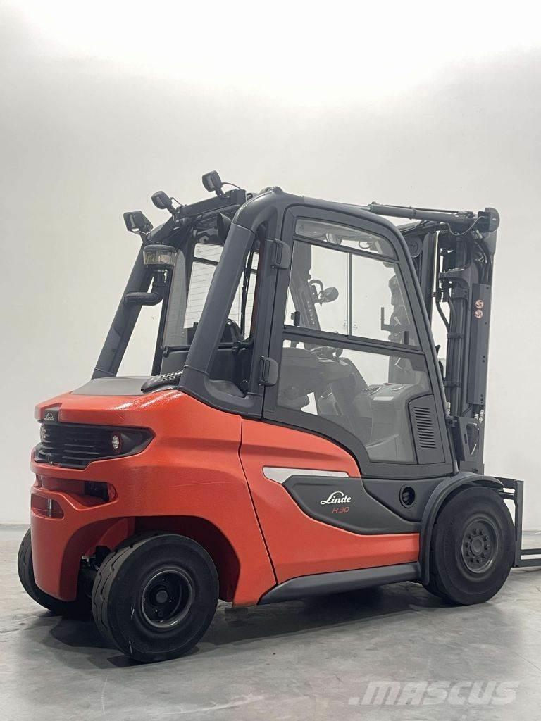 Linde H30D-01-1202 Dizelski viljuškari