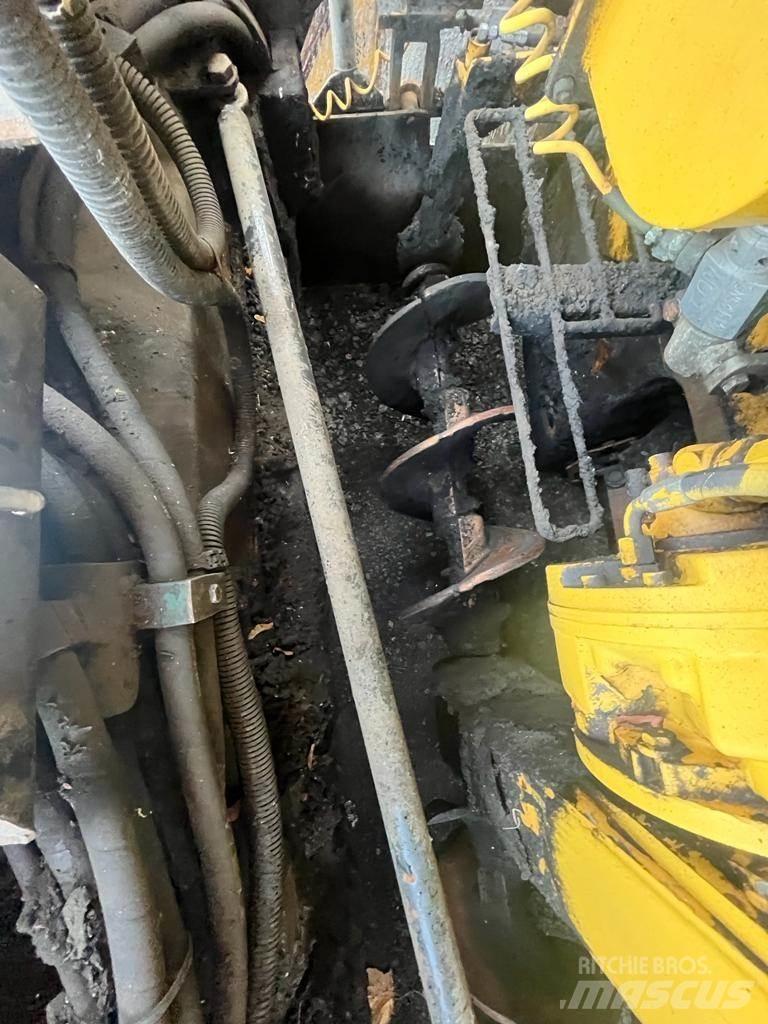 CAT AP600 Paver Asfaltni finišeri