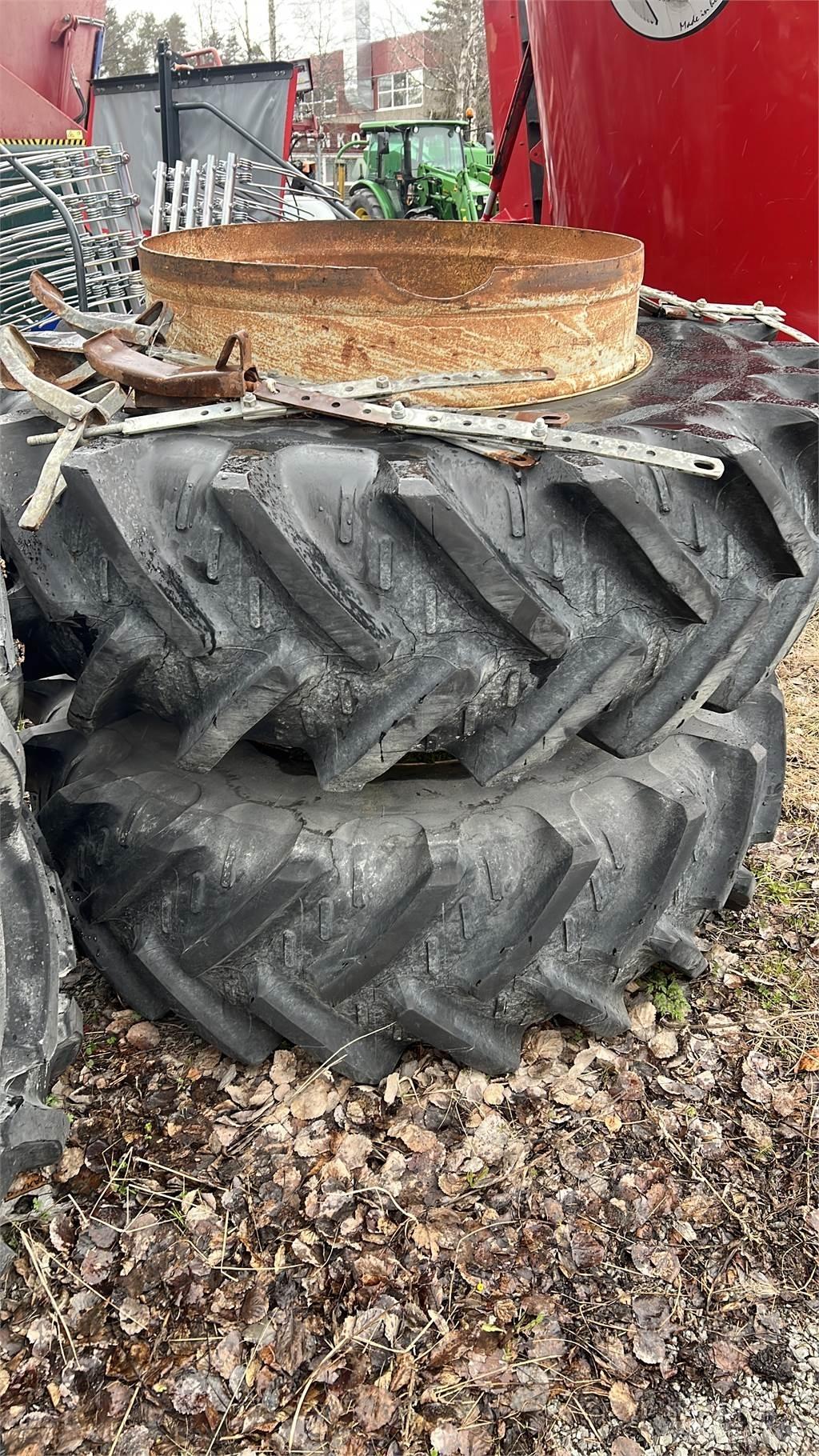  20.8R 38 Gume, točkovi i felne