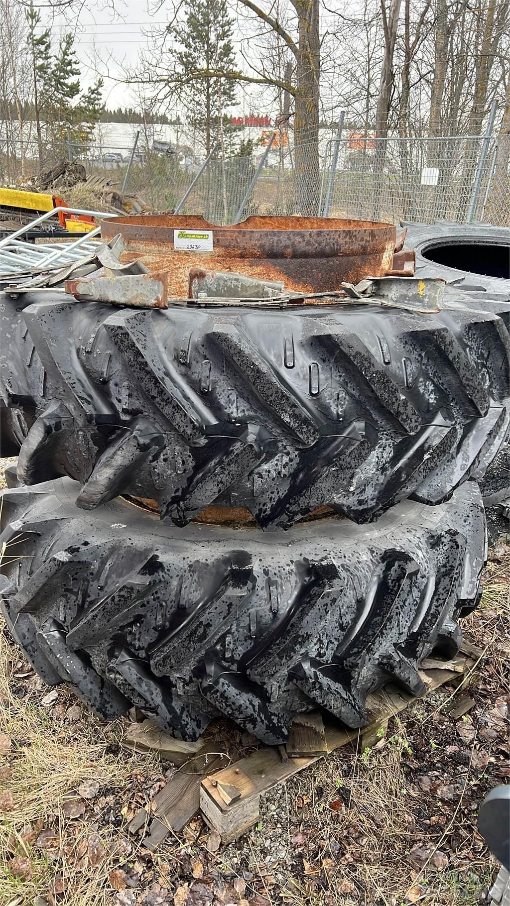  20.8R 38 Gume, točkovi i felne