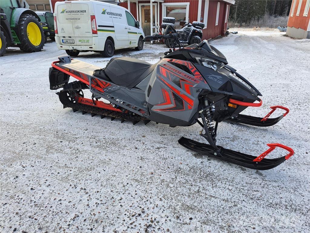 Arctic Cat M 8000 ALPHA Motorne sanke