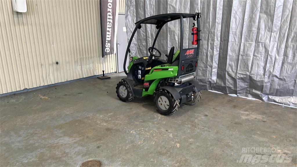 Avant 225 Skid steer mini utovarivači