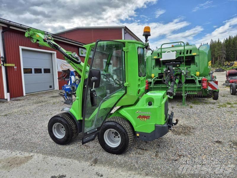 Avant 528 Skid steer mini utovarivači