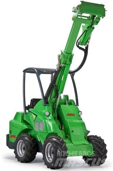 Avant 528 Skid steer mini utovarivači