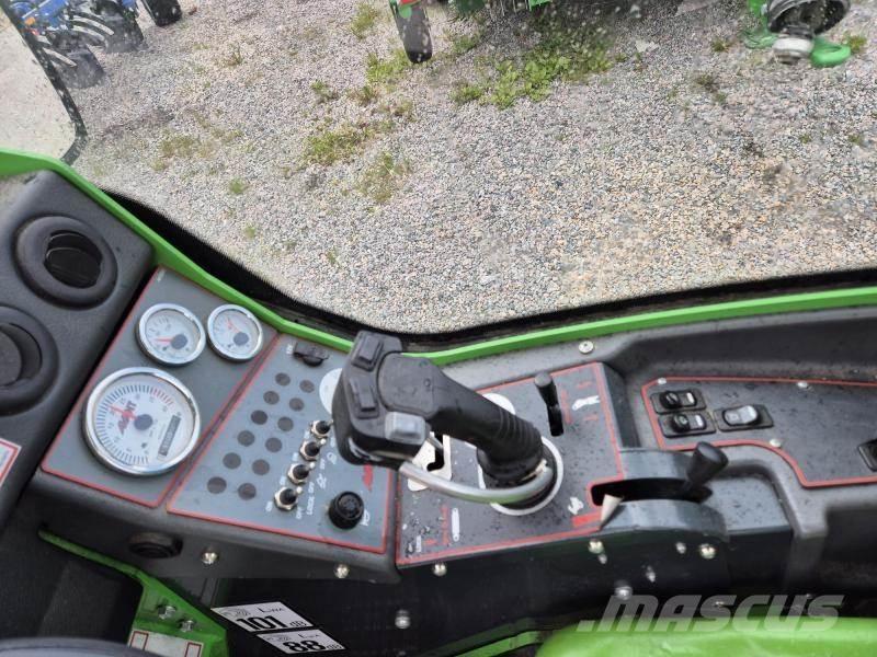 Avant 528 Skid steer mini utovarivači