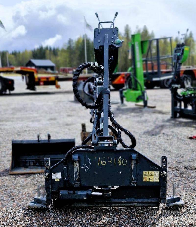 Avant Grävaggregat 210 Skid steer mini utovarivači