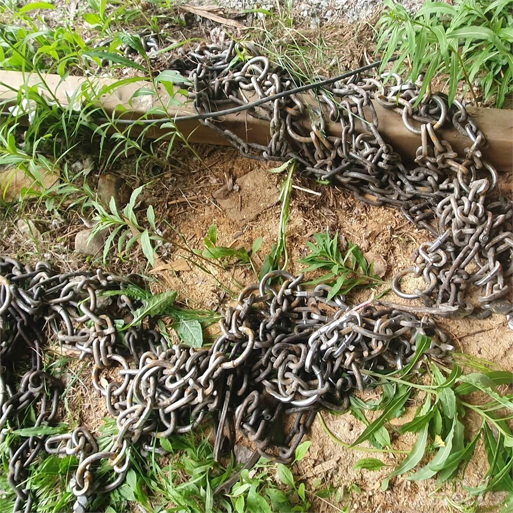  BRODDKEDJOR 405/70-18 Gume, točkovi i felne