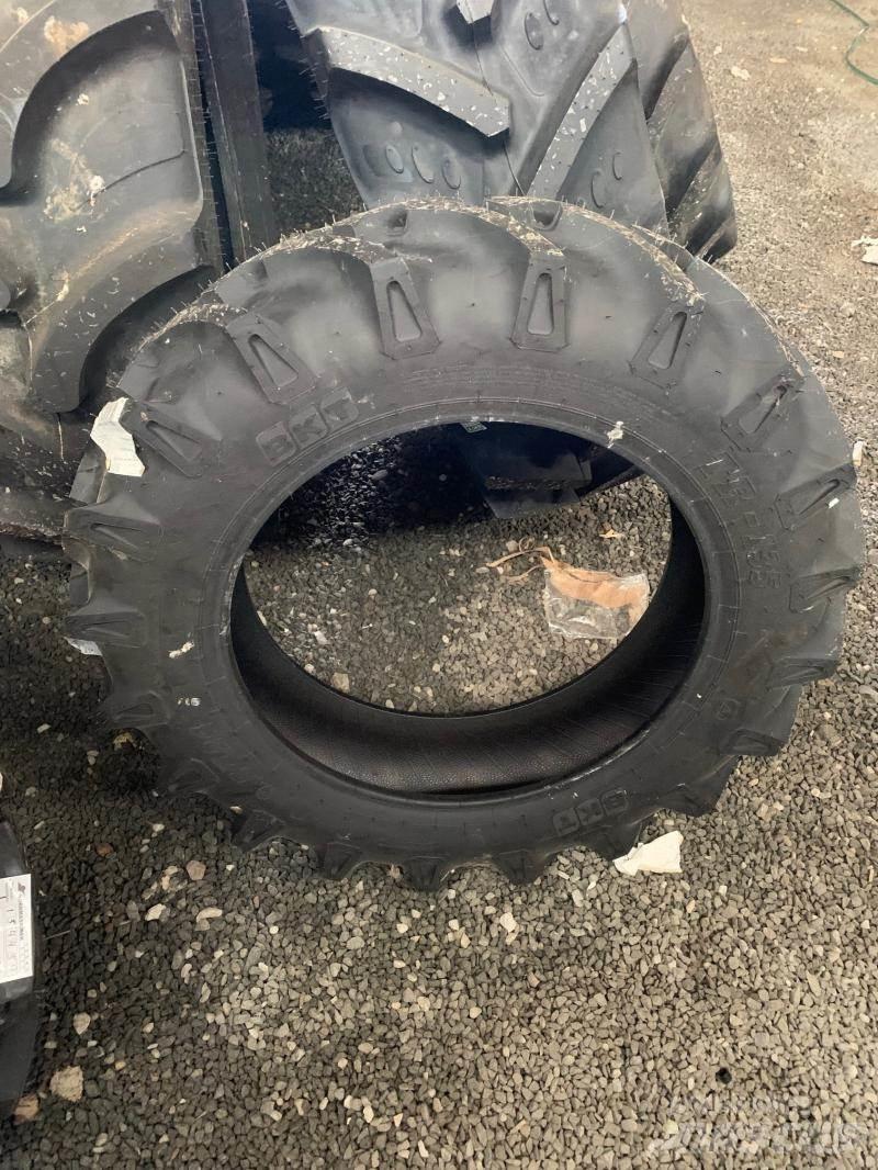  Däck BKT 9.5-24 TR-135 Gume, točkovi i felne