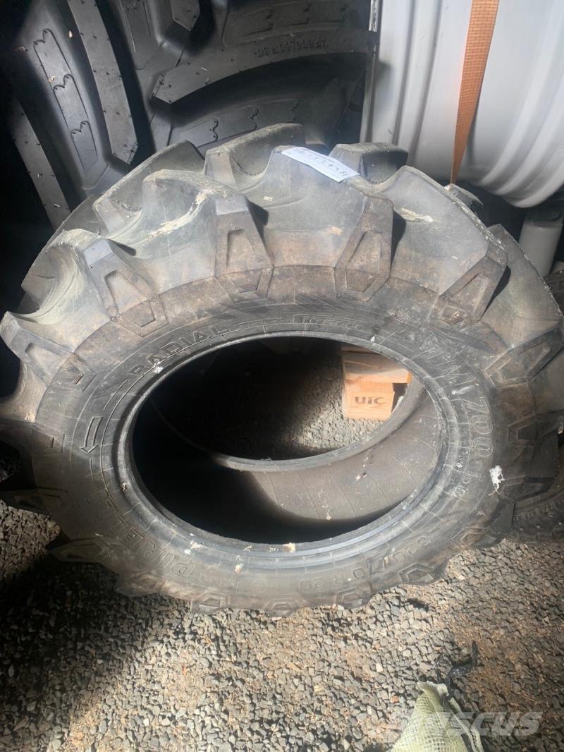  Däck Pirelli 320/70R20 Gume, točkovi i felne