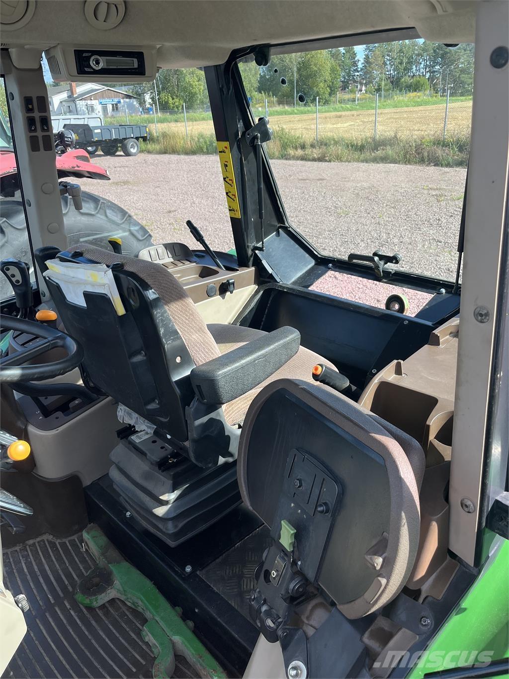 John Deere 5620 Traktori