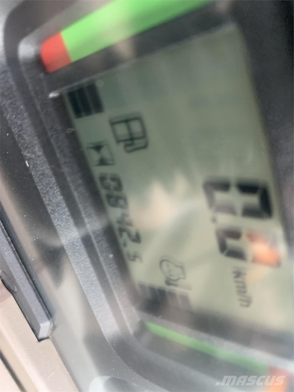 John Deere 5820 Traktori