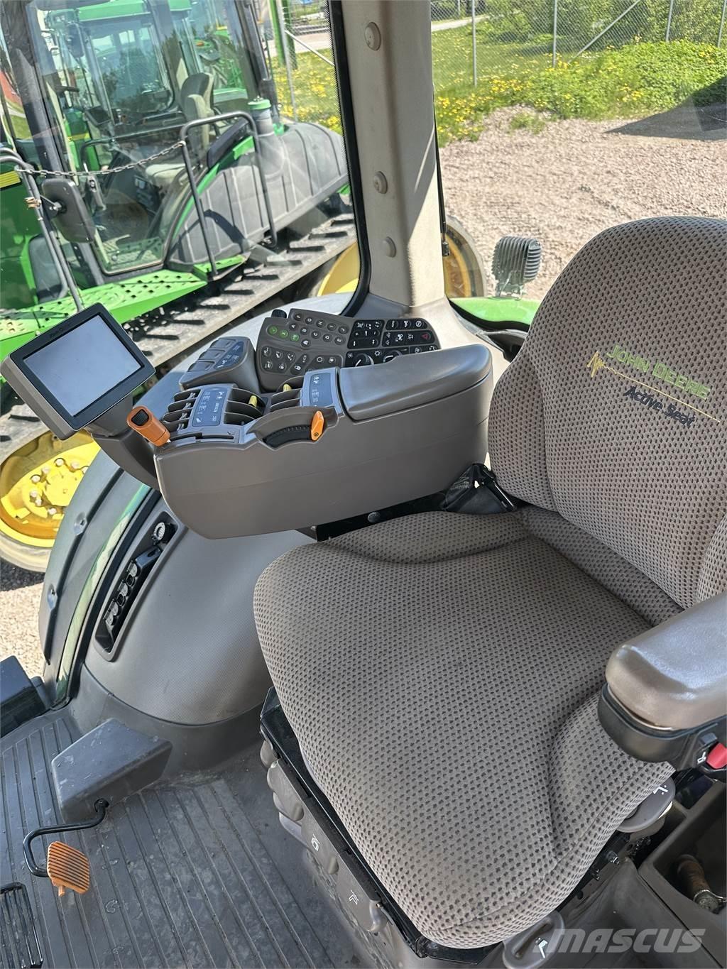John Deere 7230R Traktori