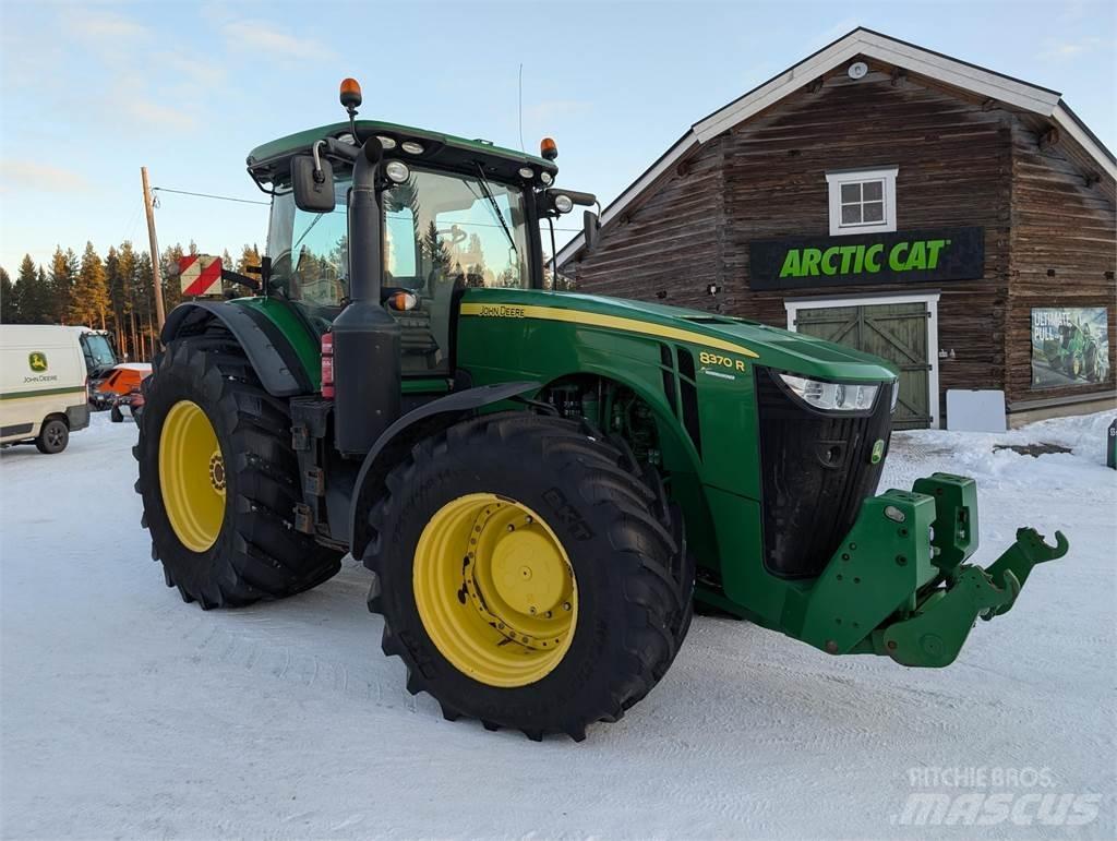 John Deere 8370R Traktori