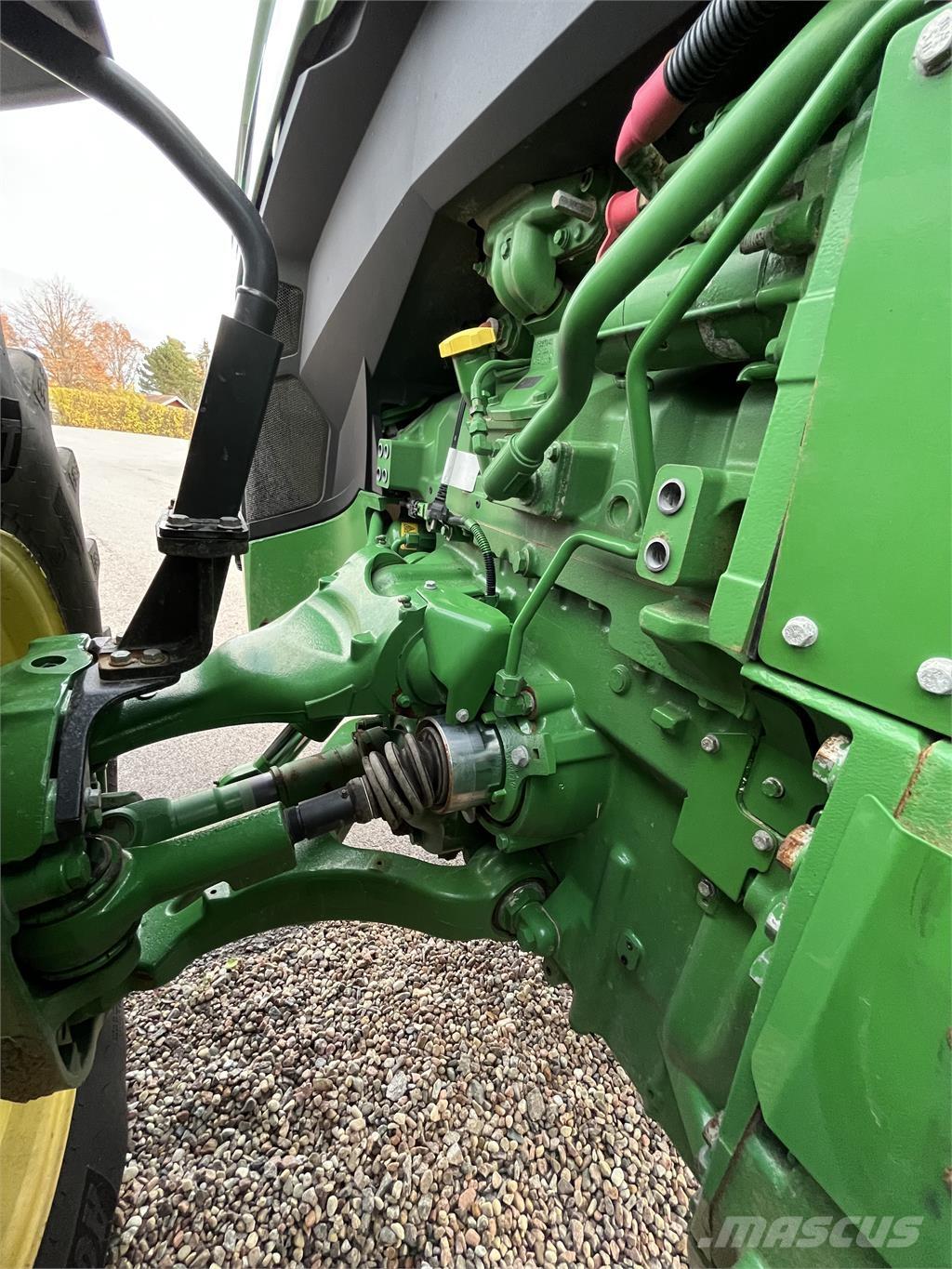 John Deere 8R 370 Traktori