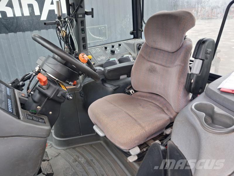 New Holland TM 190 Traktori