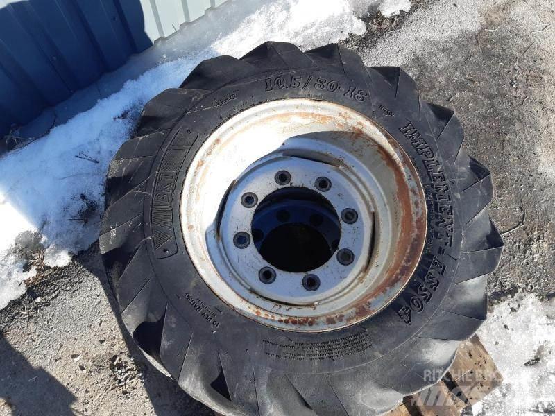  TRAKTOR HJUL 10,5/80-18 Gume, točkovi i felne