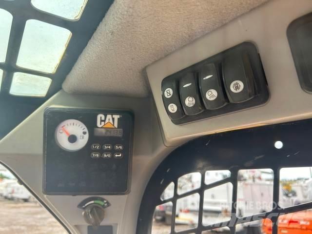 CAT 249D Skid steer mini utovarivači
