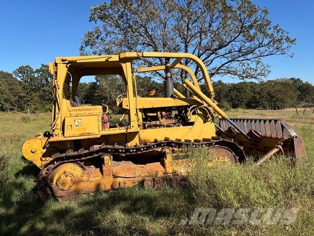 CAT D6D Buldožeri guseničari