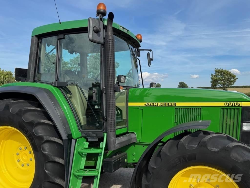 John Deere 6910 Traktori