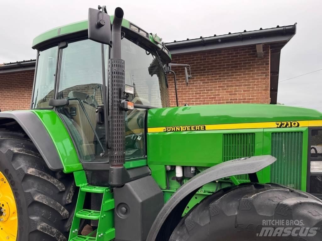 John Deere 7710 Traktori