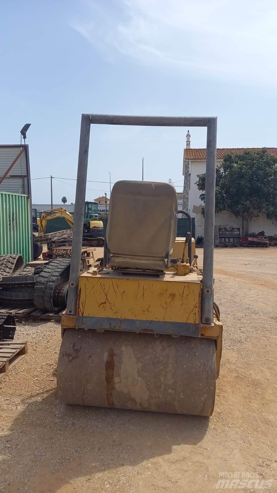 Bomag BW120AD Valjci sa duplim bubnjem