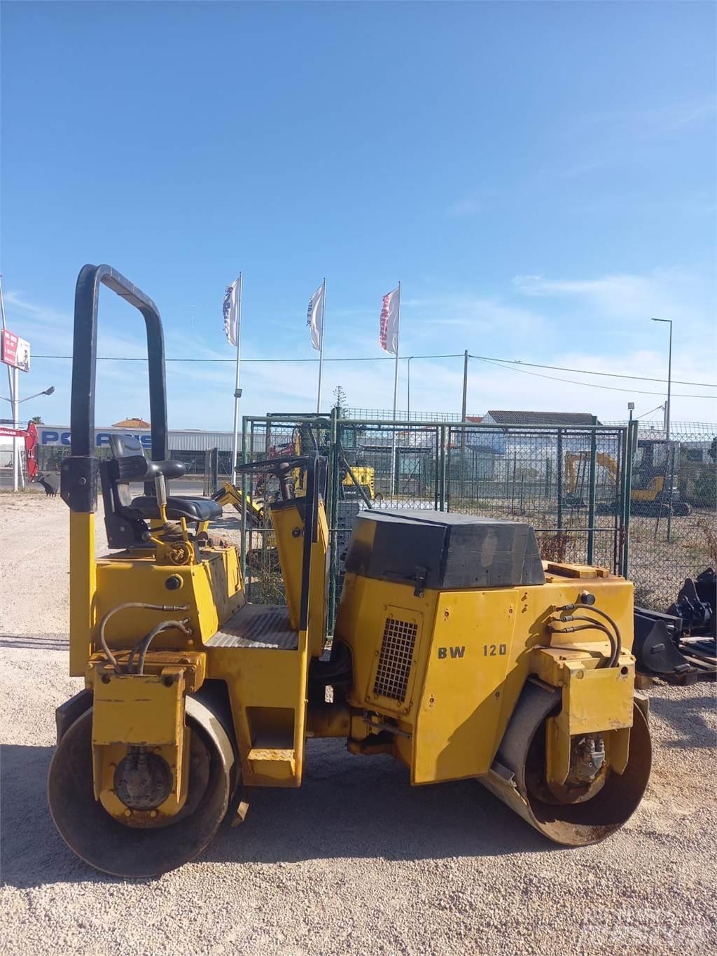 Bomag BW120AD Valjci sa duplim bubnjem