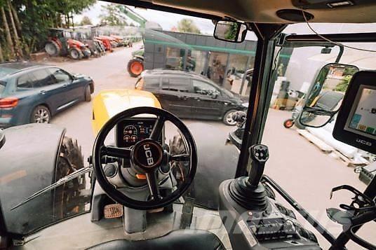 JCB FASTRAC 4220 Traktori