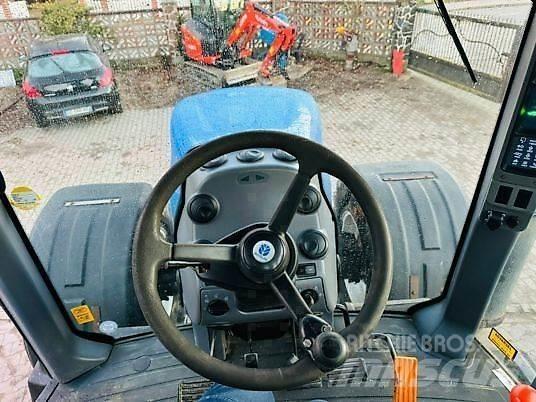 New Holland T8040 Traktori