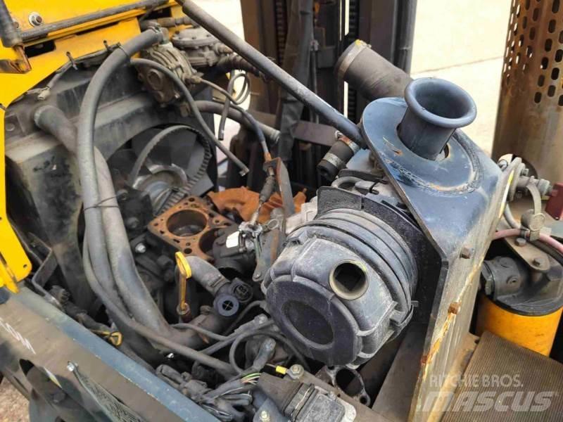 Combilift C3000 GAS Viljuškari sa 4-stranskim dohvatom