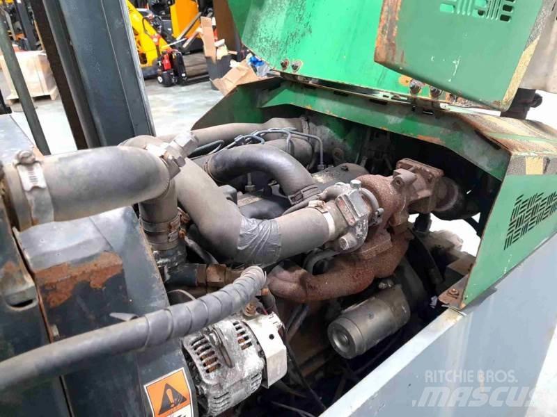 Combilift C3500 Viljuškari sa 4-stranskim dohvatom