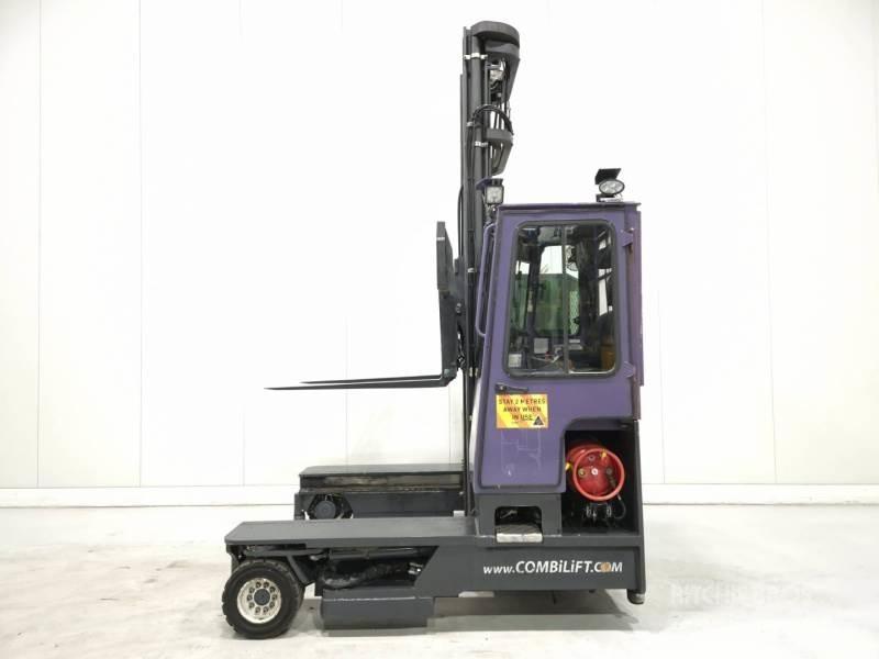 Combilift C4000 Viljuškari sa 4-stranskim dohvatom