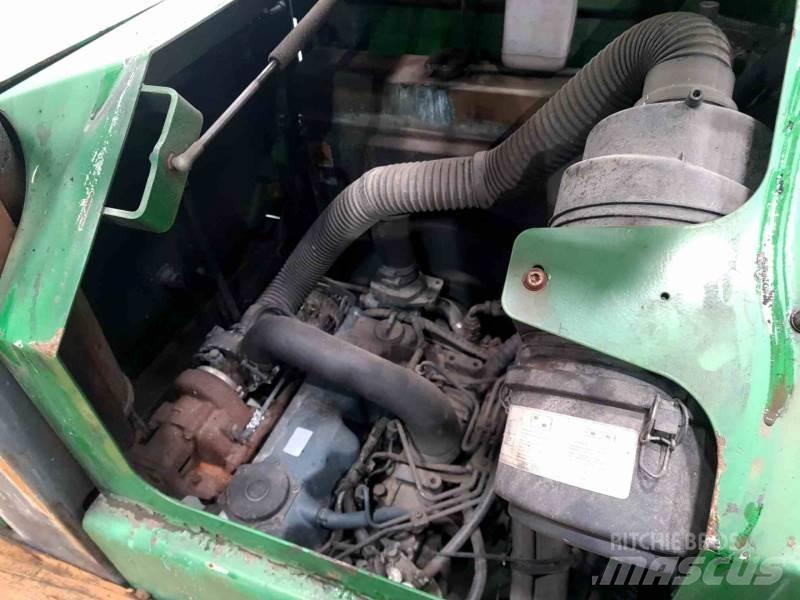 Combilift C5000SL Viljuškari sa 4-stranskim dohvatom