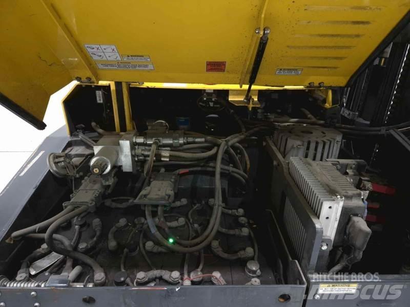 Combilift CBE3000 Viljuškari sa 4-stranskim dohvatom