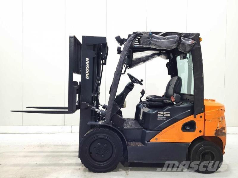 Doosan D25S-7 Dizelski viljuškari