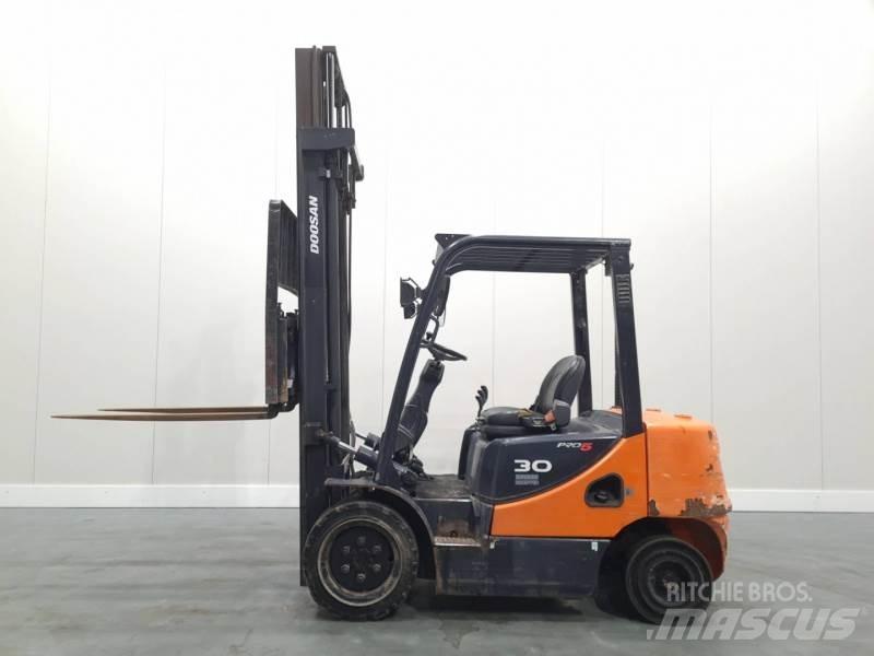 Doosan D30S-5 Dizelski viljuškari