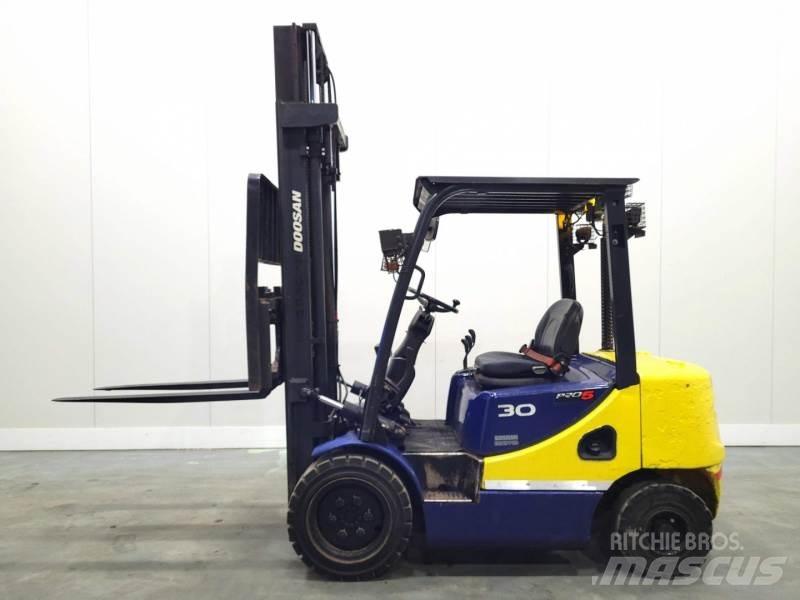 Doosan D30S-5 Dizelski viljuškari