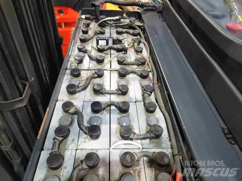 Linde R14-01 Viljuškari sa pomičnim stupom