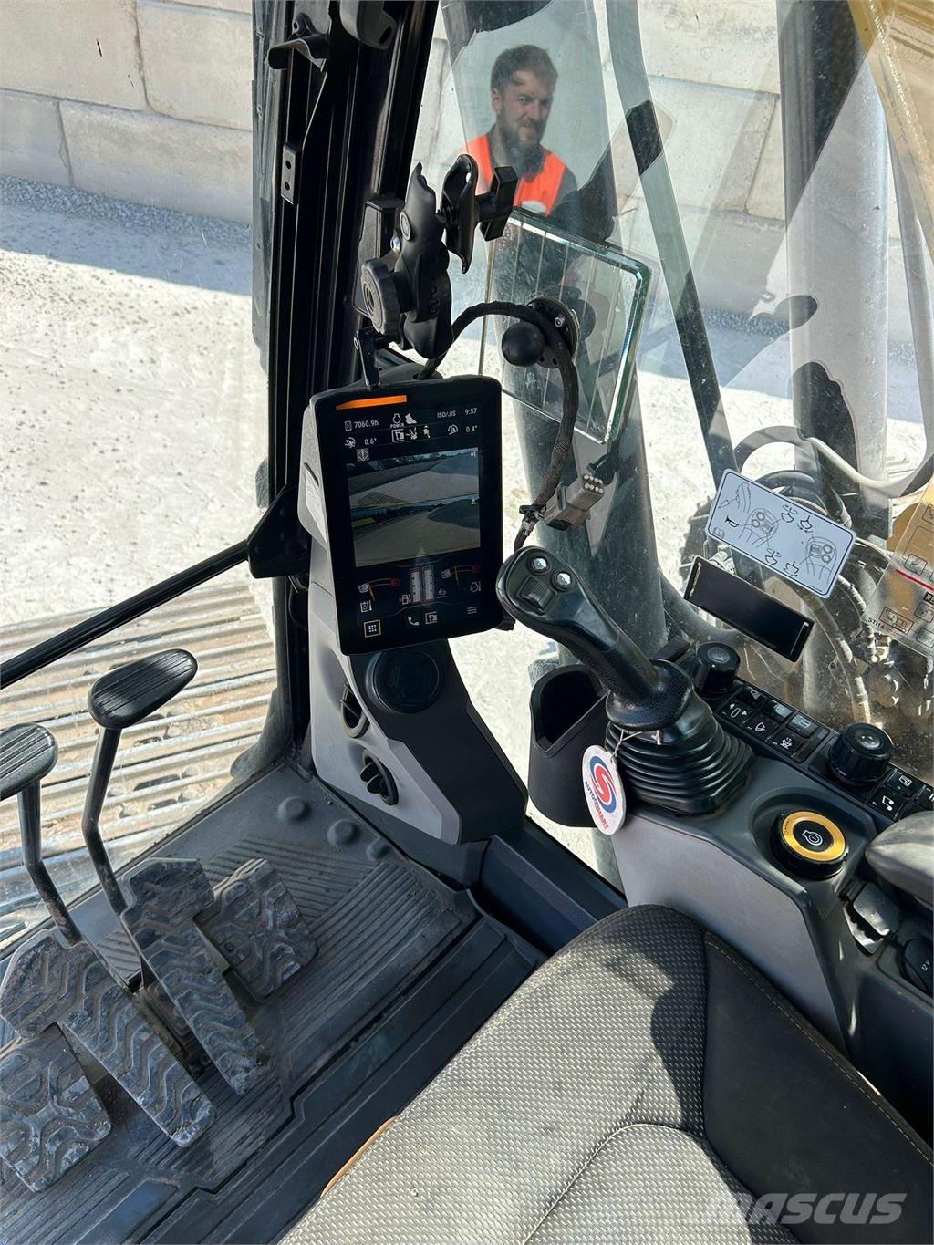 CAT 320 Bageri guseničari